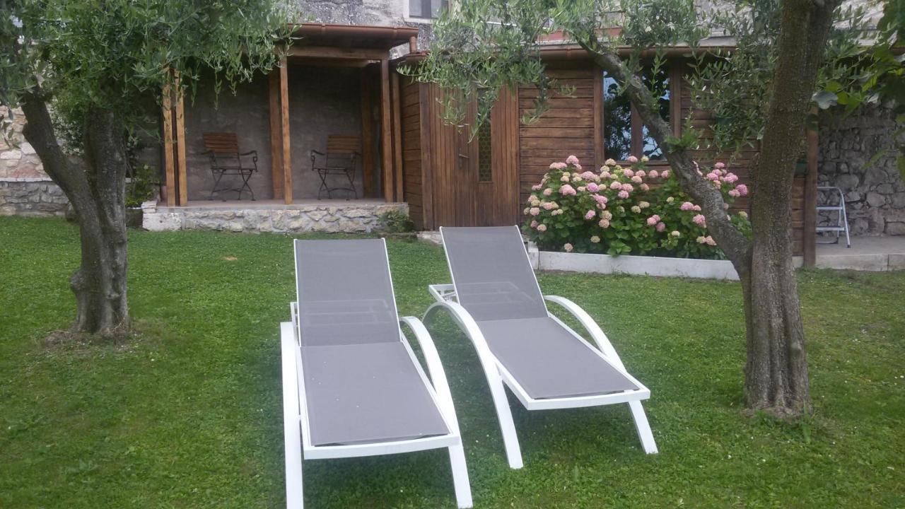 سان زينو دي مونتانا B&B Da Paolo Con Vista Lago Di Garda المظهر الخارجي الصورة