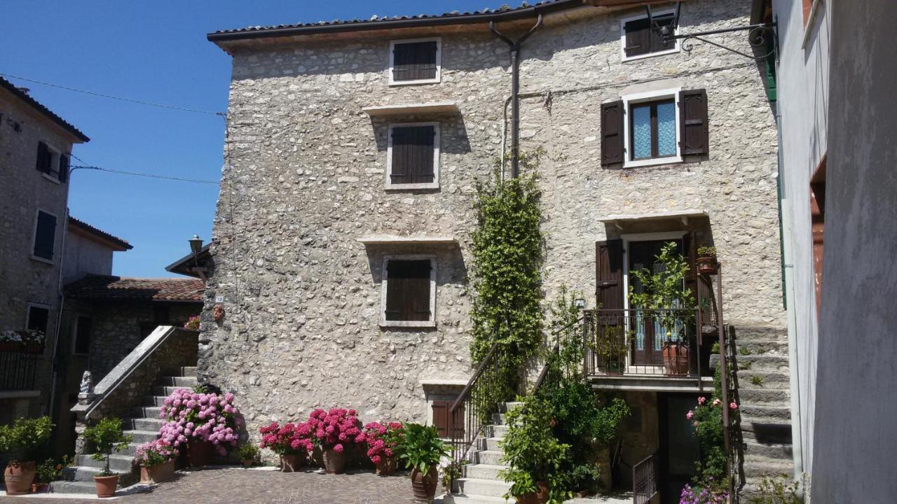 سان زينو دي مونتانا B&B Da Paolo Con Vista Lago Di Garda المظهر الخارجي الصورة