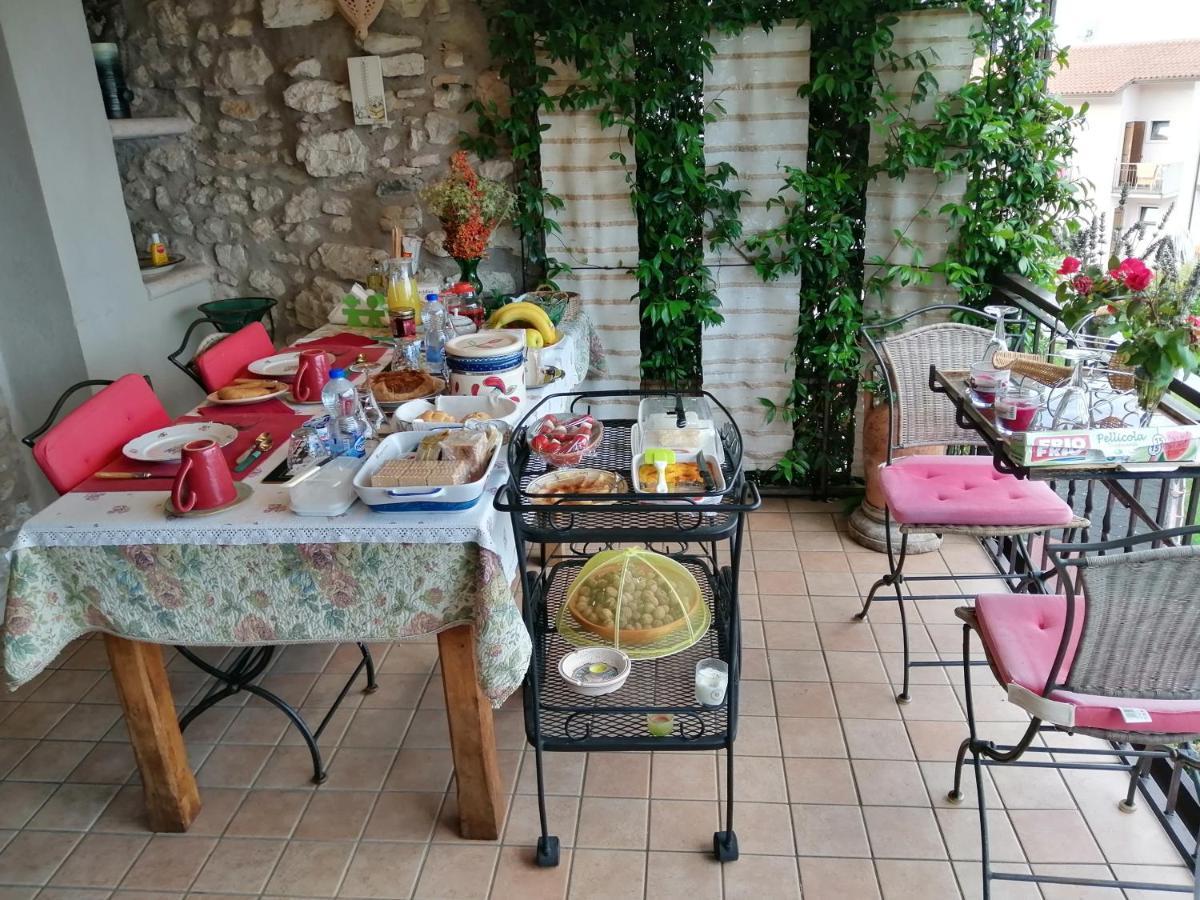 سان زينو دي مونتانا B&B Da Paolo Con Vista Lago Di Garda المظهر الخارجي الصورة