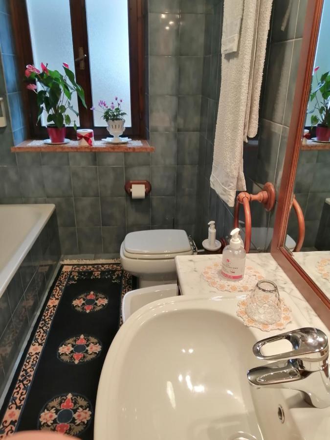 سان زينو دي مونتانا B&B Da Paolo Con Vista Lago Di Garda المظهر الخارجي الصورة