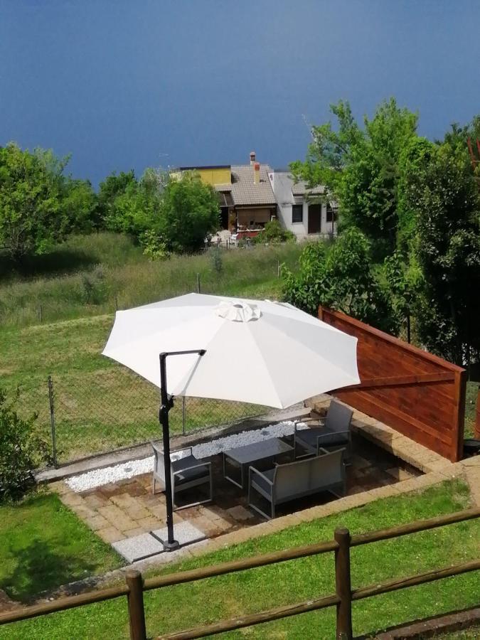 سان زينو دي مونتانا B&B Da Paolo Con Vista Lago Di Garda المظهر الخارجي الصورة