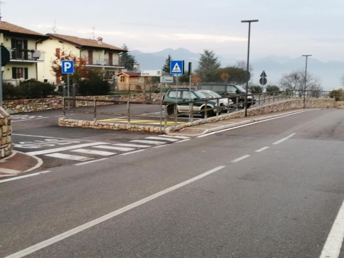 سان زينو دي مونتانا B&B Da Paolo Con Vista Lago Di Garda المظهر الخارجي الصورة
