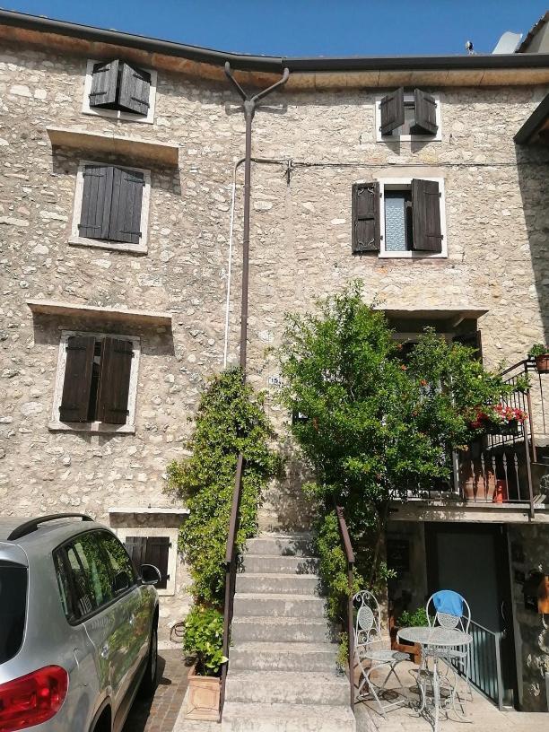 سان زينو دي مونتانا B&B Da Paolo Con Vista Lago Di Garda المظهر الخارجي الصورة
