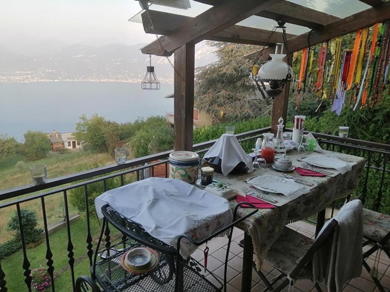 سان زينو دي مونتانا B&B Da Paolo Con Vista Lago Di Garda المظهر الخارجي الصورة